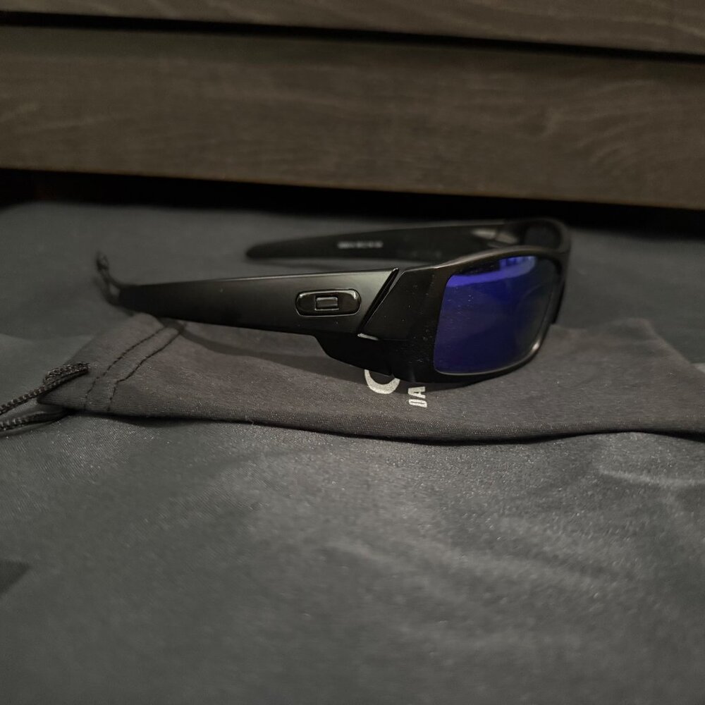 Oakley Gascan Mens Sunglasses 9014 Blue Reflective Lenses - Picture 7 of 9